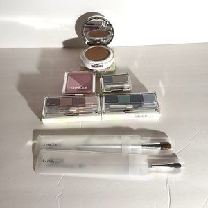 Clinique Makeup Set with 2 Eyeshadow Brushes. NIB.